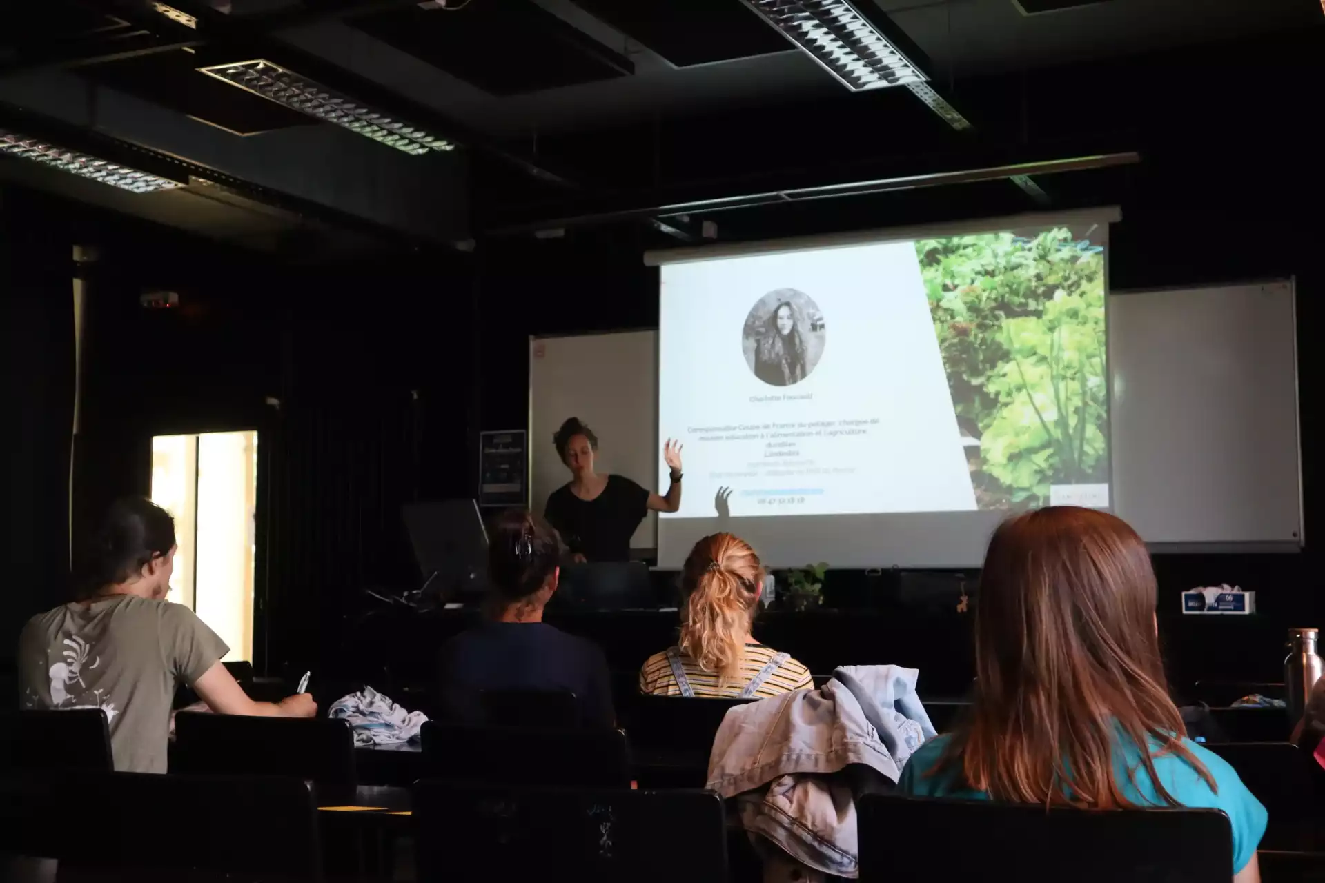 Animation d'ateliers dans un jardin